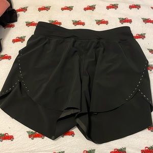 COPY - Lululemon find your pace shorts
